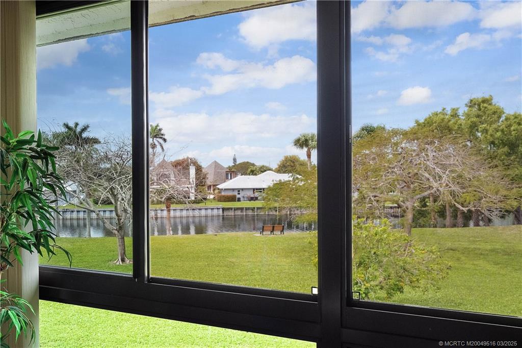 6101 SE Landing Way 5-16