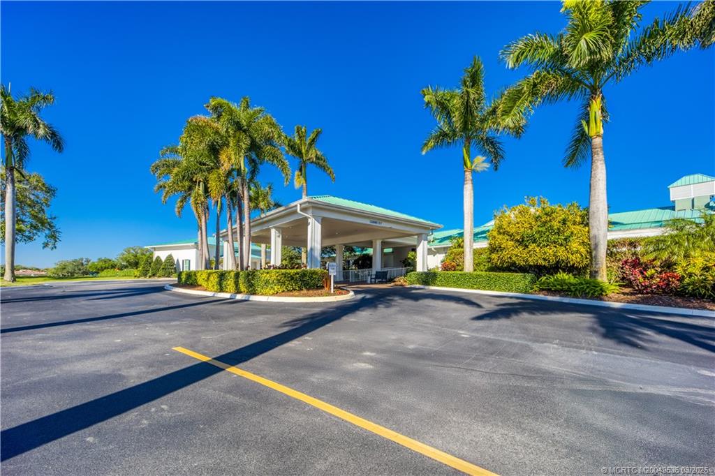 3401 SE Clubhouse Place