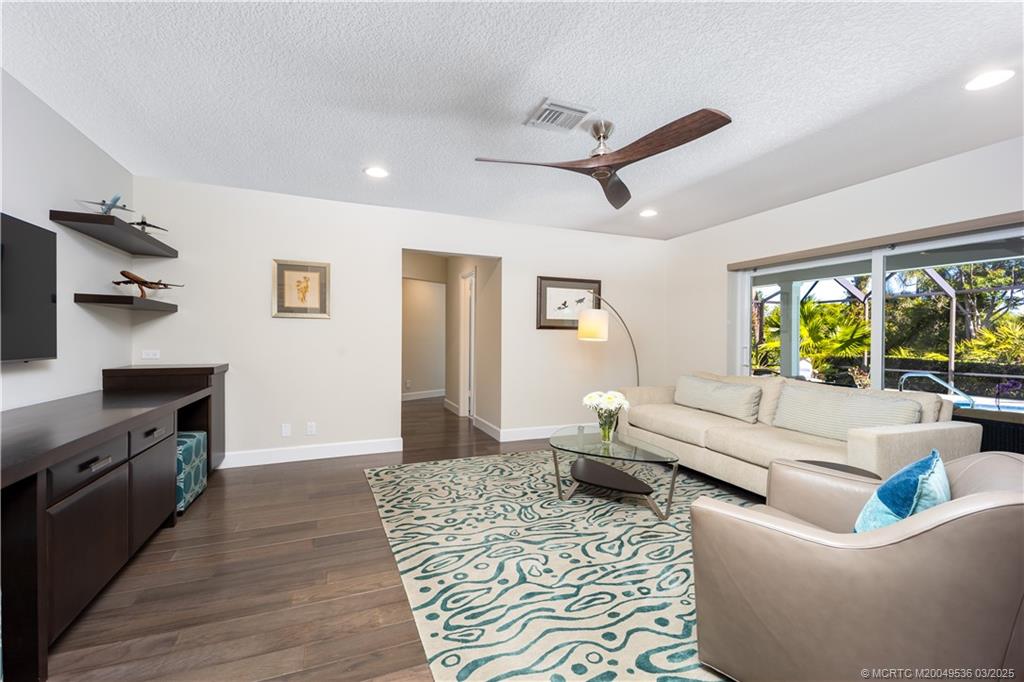 3401 SE Clubhouse Place