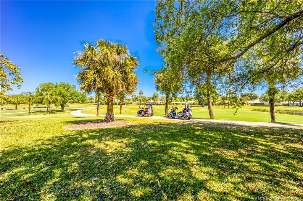 3401 SE Clubhouse Place