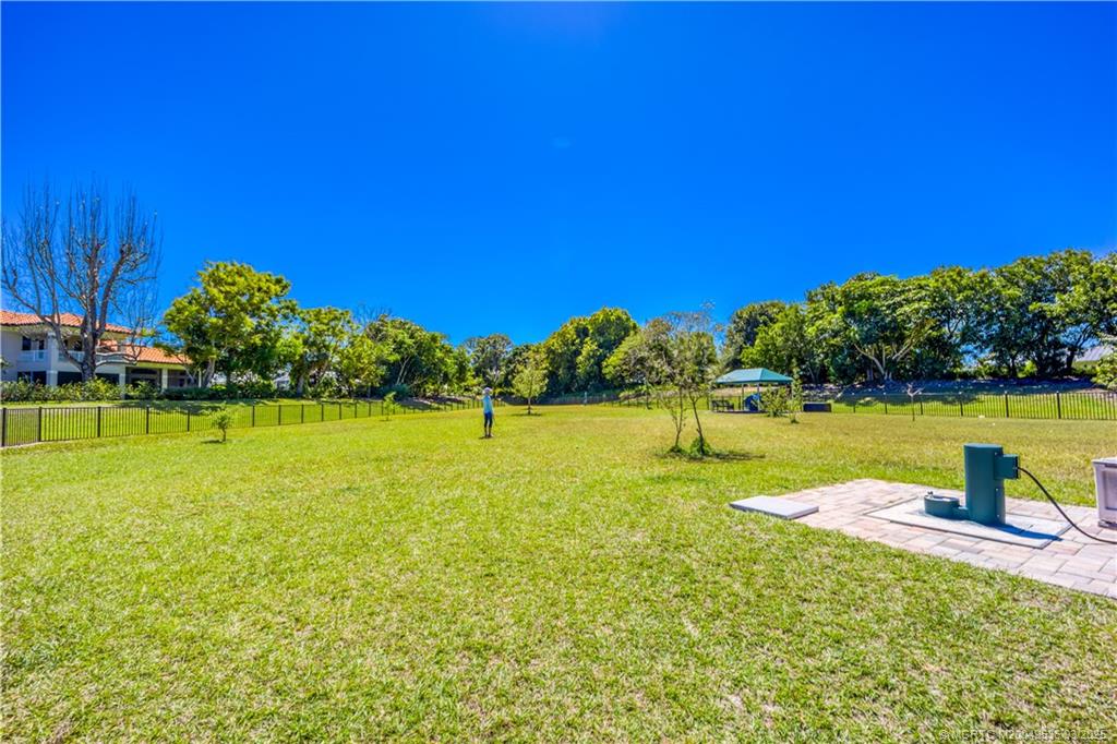 3401 SE Clubhouse Place
