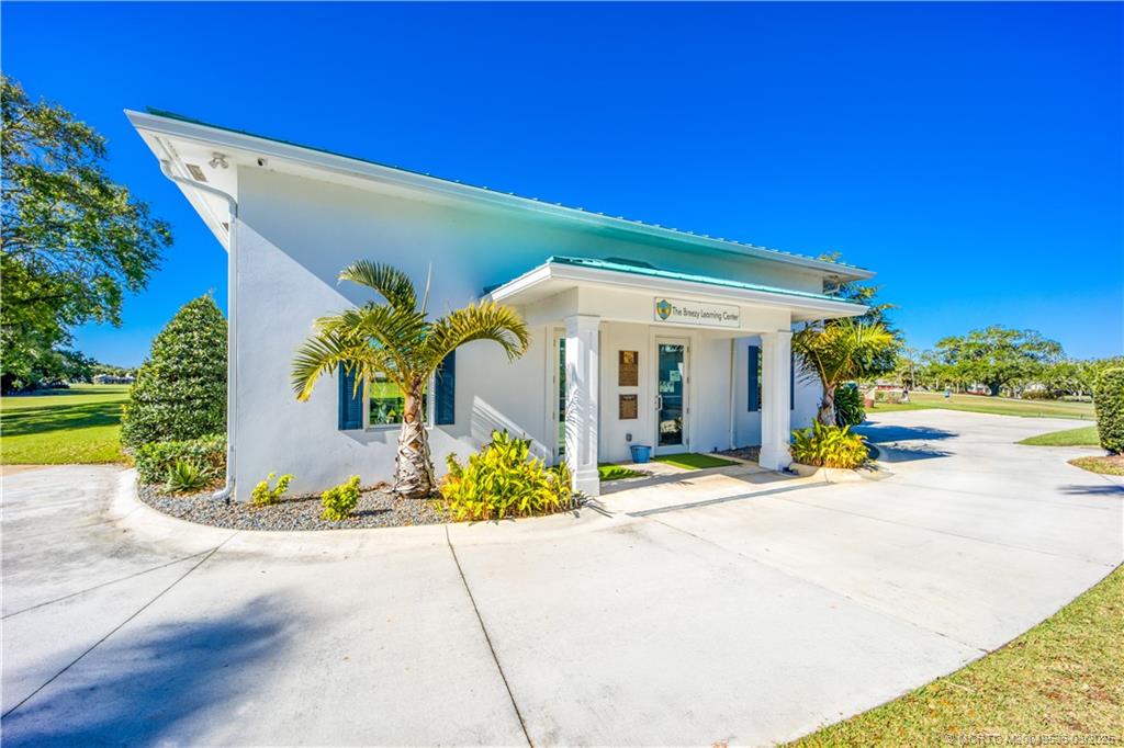 3401 SE Clubhouse Place