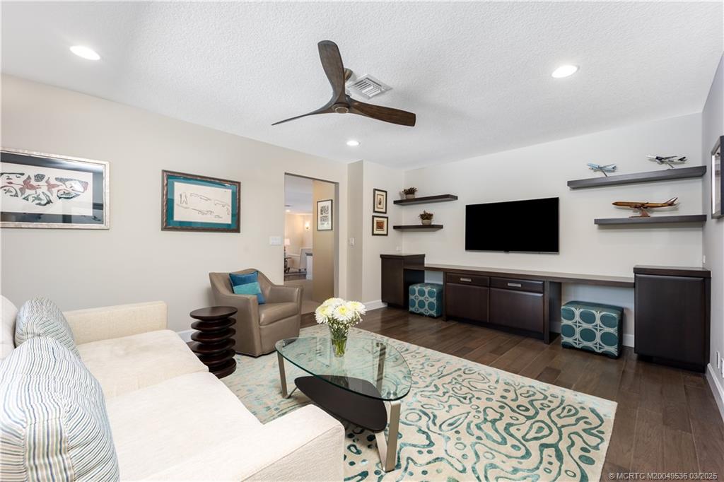 3401 SE Clubhouse Place