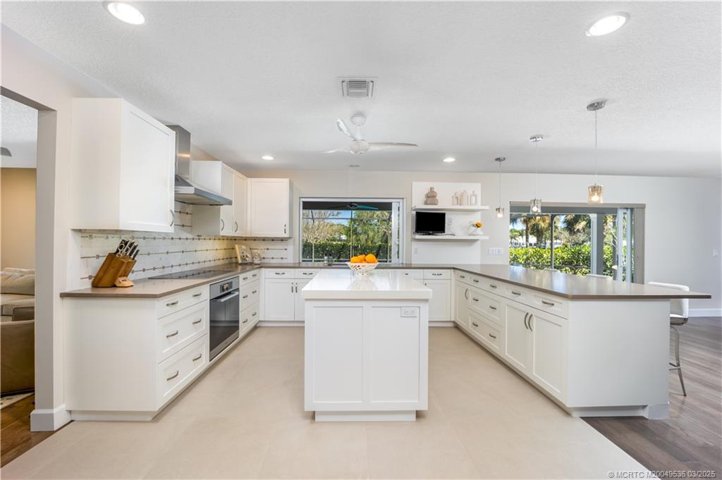 3401 SE Clubhouse Place