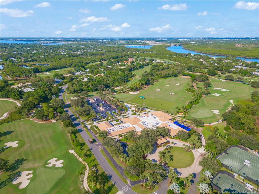 1639 SW Thornberry Circle