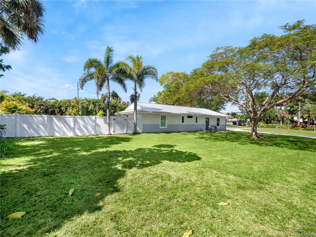 1318 SE Riverside Drive