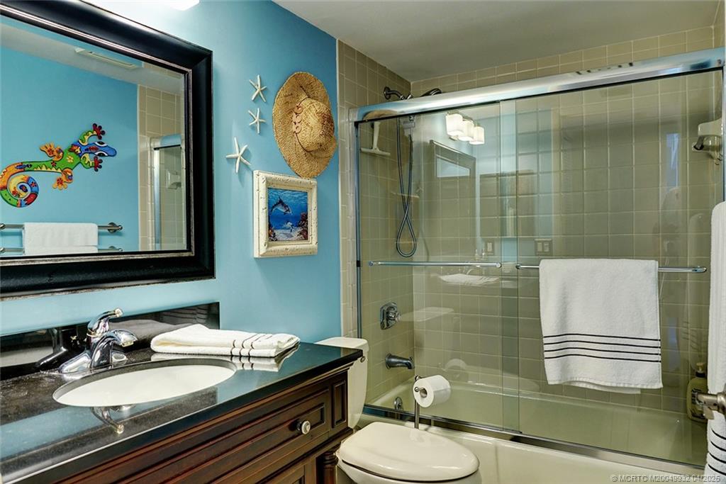 4490 NE Sandpebble Trace 302