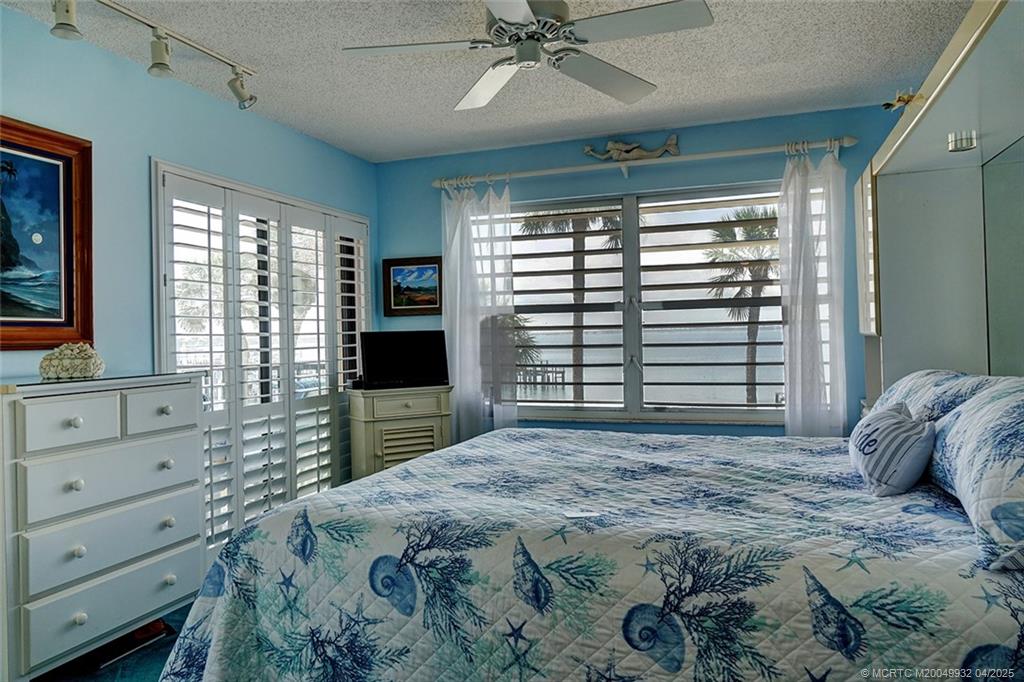 4490 NE Sandpebble Trace 302