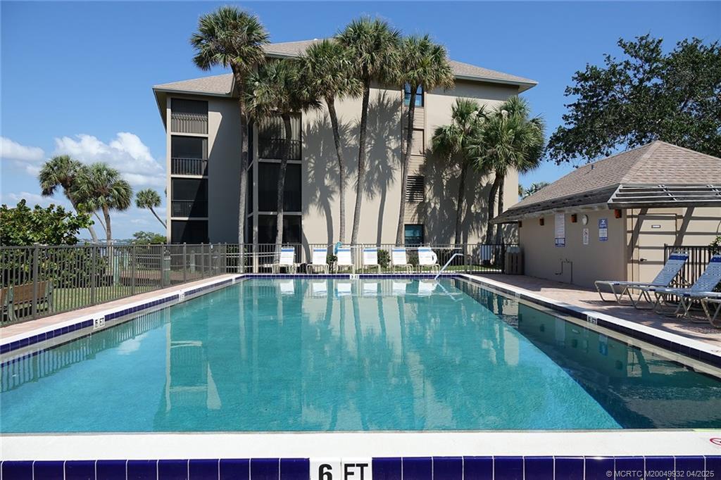 4490 NE Sandpebble Trace 302