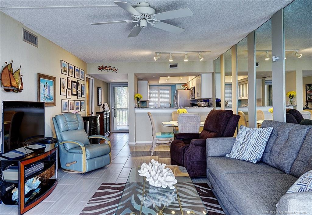 4490 NE Sandpebble Trace 302