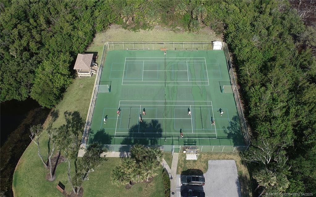 4490 NE Sandpebble Trace 302