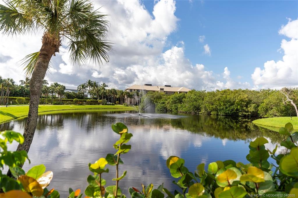 4490 NE Sandpebble Trace 302