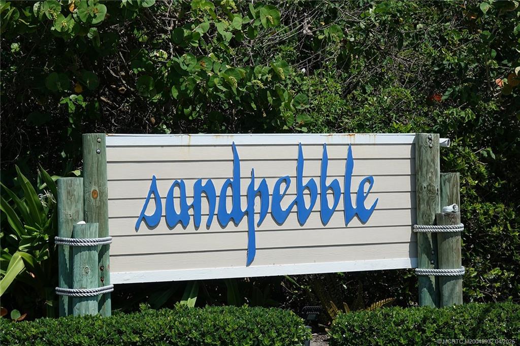 4490 NE Sandpebble Trace 302