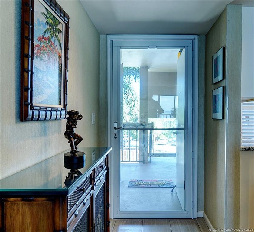 4490 NE Sandpebble Trace 302