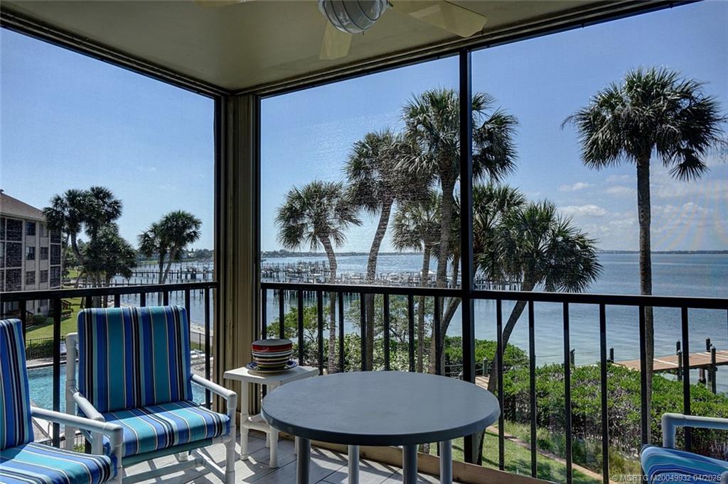 4490 NE Sandpebble Trace 302