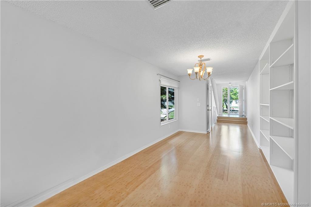 650 NE Wax Myrtle Way