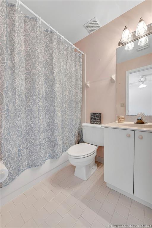 650 NE Wax Myrtle Way