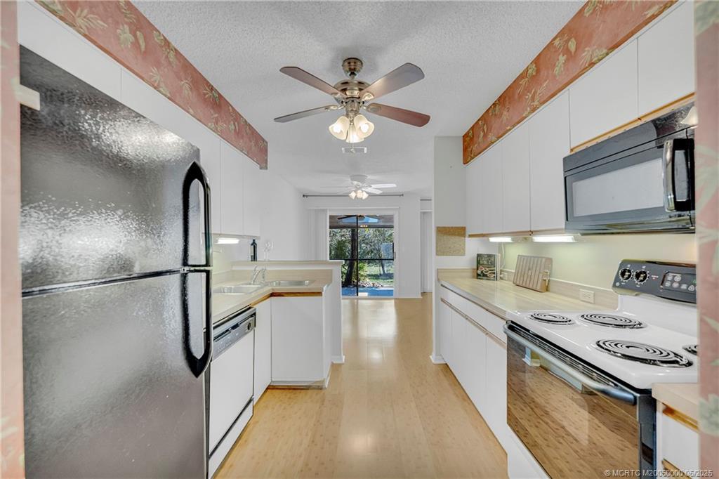 650 NE Wax Myrtle Way