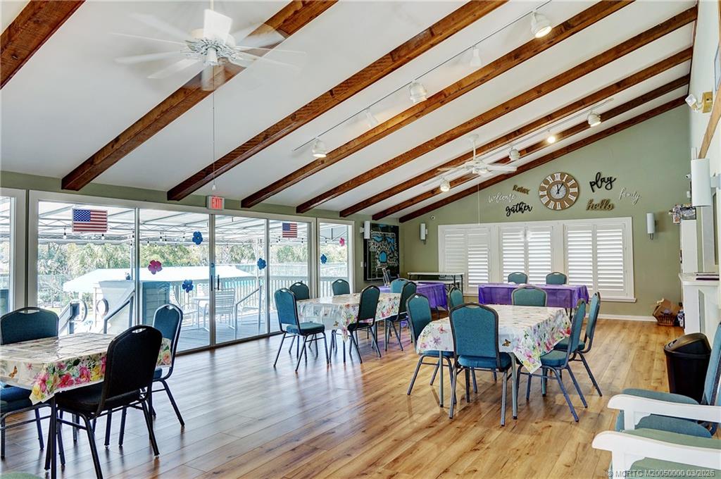 650 NE Wax Myrtle Way