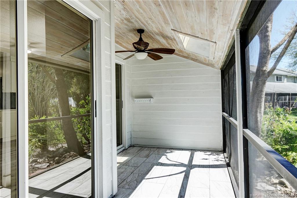 650 NE Wax Myrtle Way