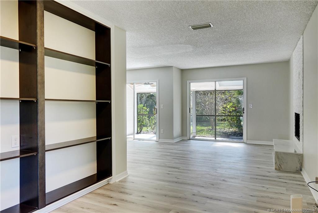 650 NE Wax Myrtle Way