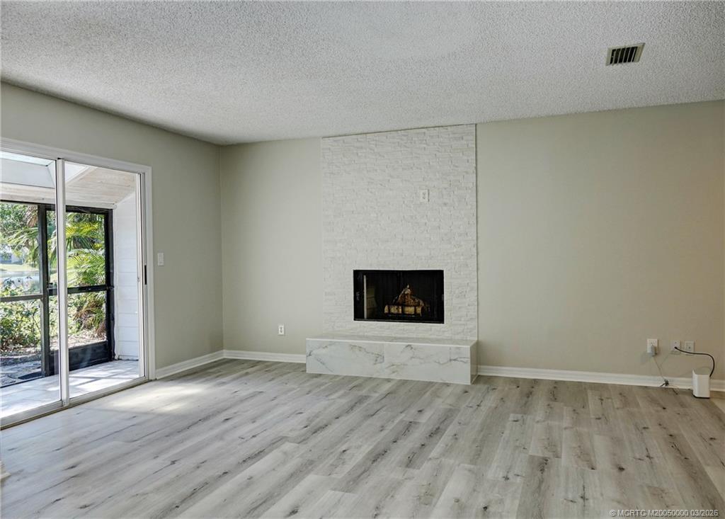 650 NE Wax Myrtle Way