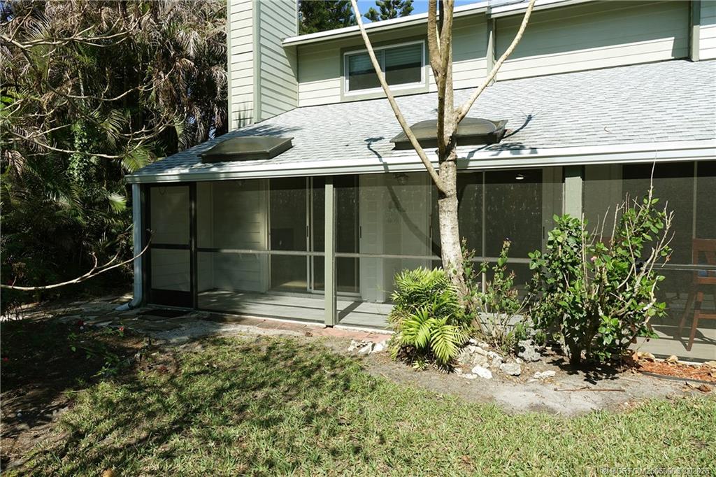 650 NE Wax Myrtle Way