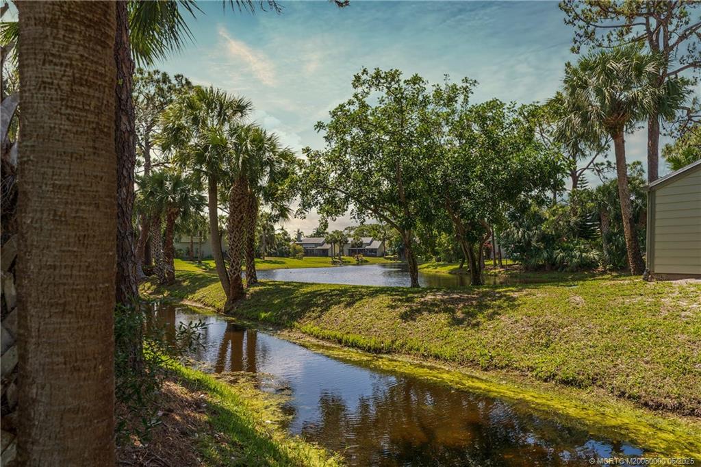 650 NE Wax Myrtle Way