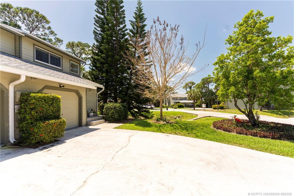 650 NE Wax Myrtle Way