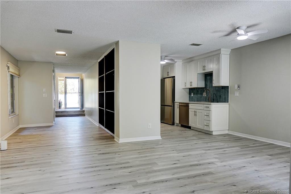 650 NE Wax Myrtle Way