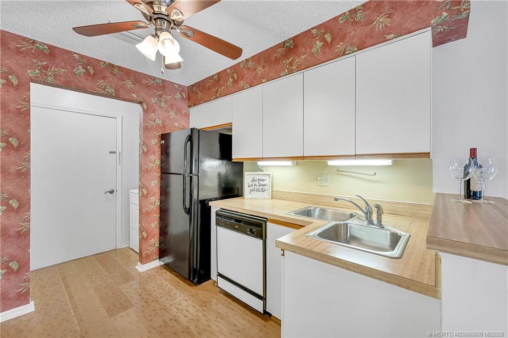 650 NE Wax Myrtle Way