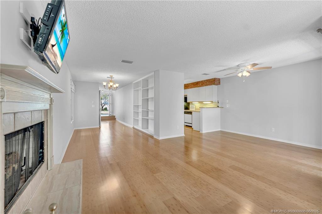 650 NE Wax Myrtle Way