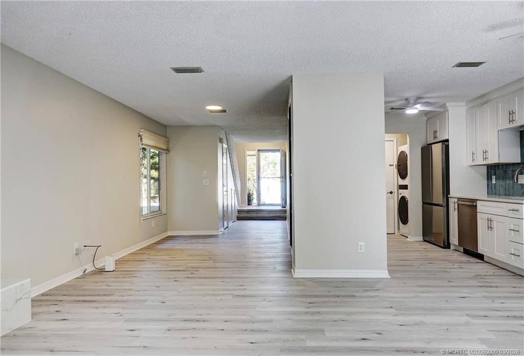 650 NE Wax Myrtle Way