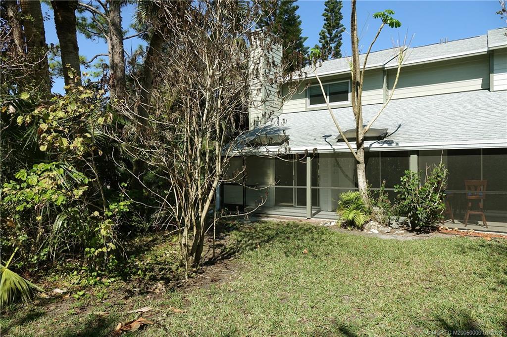 650 NE Wax Myrtle Way