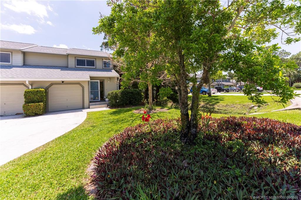 650 NE Wax Myrtle Way