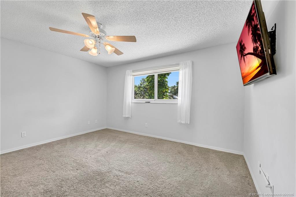 650 NE Wax Myrtle Way