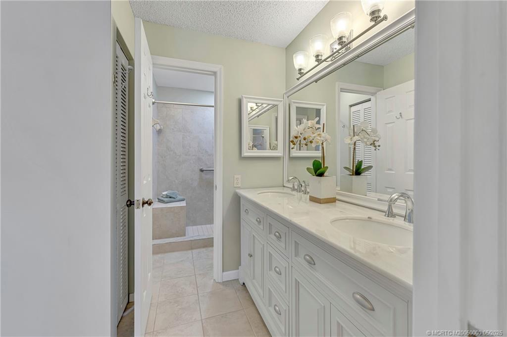 650 NE Wax Myrtle Way