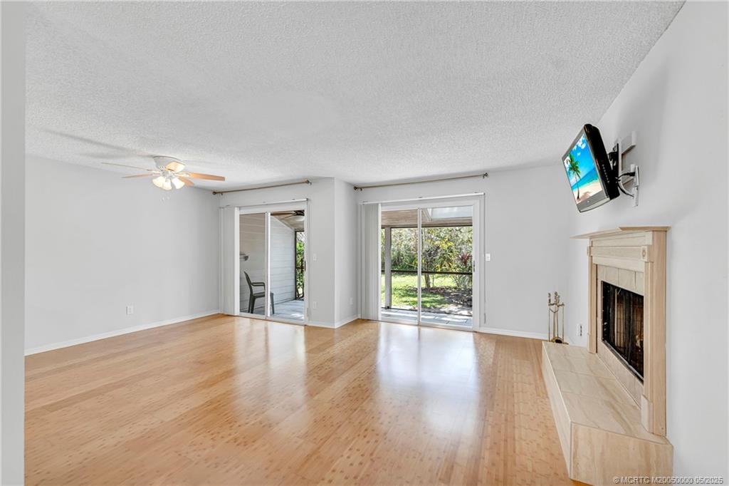 650 NE Wax Myrtle Way