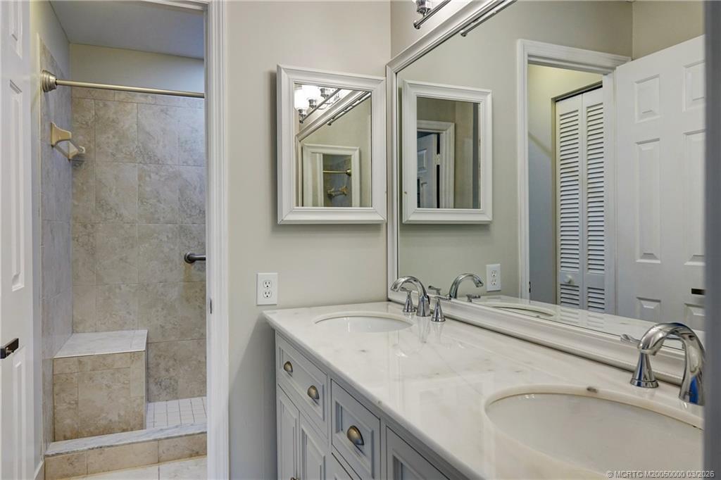 650 NE Wax Myrtle Way