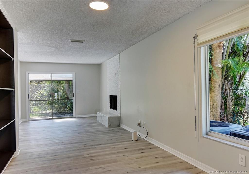 650 NE Wax Myrtle Way