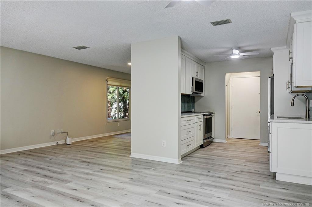 650 NE Wax Myrtle Way