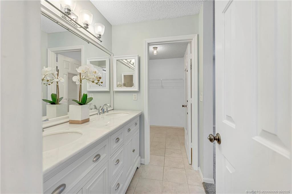 650 NE Wax Myrtle Way