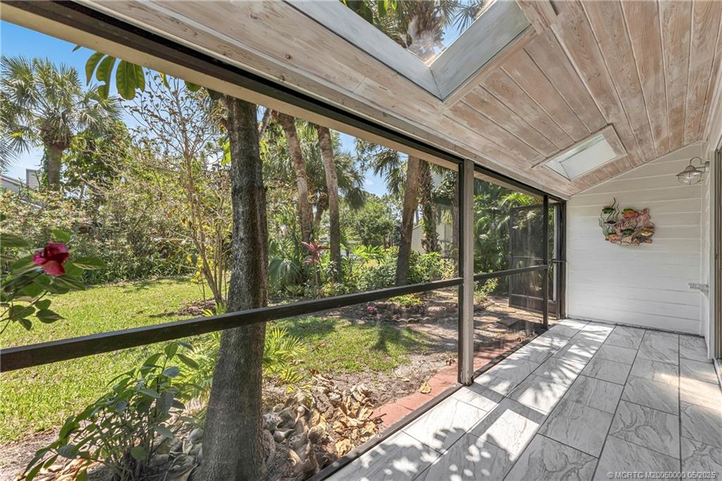 650 NE Wax Myrtle Way