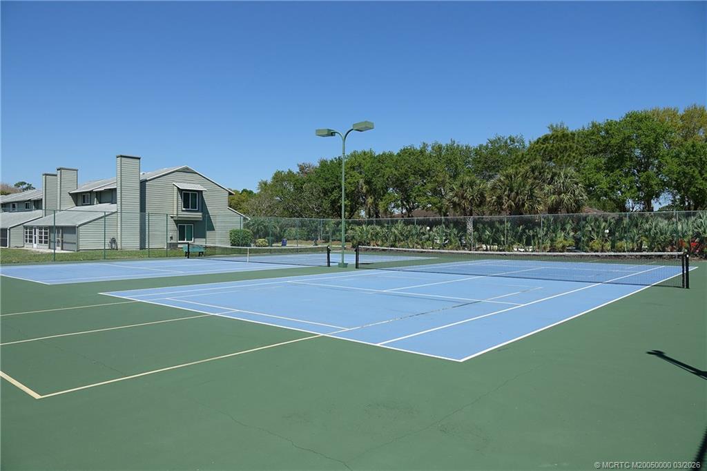 650 NE Wax Myrtle Way