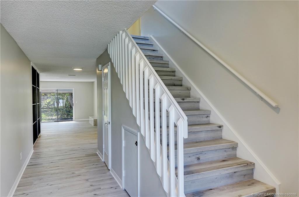 650 NE Wax Myrtle Way