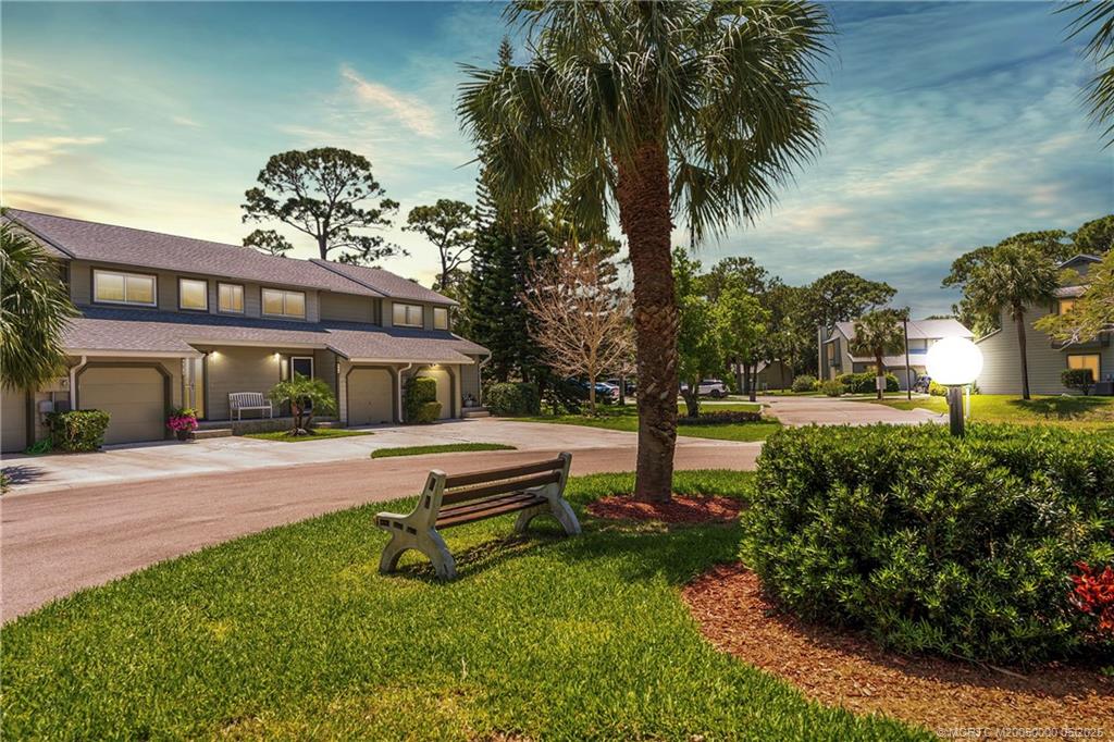 650 NE Wax Myrtle Way