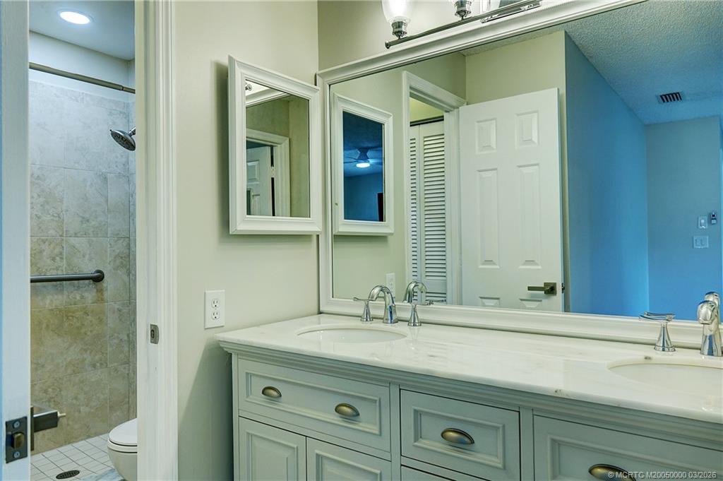 650 NE Wax Myrtle Way