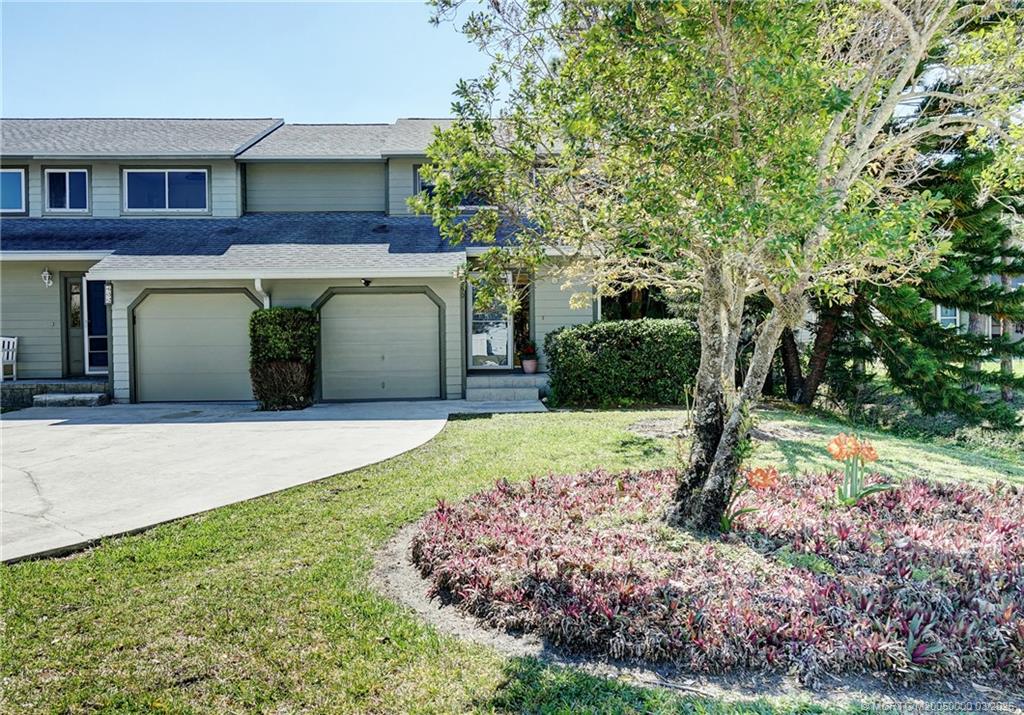 650 NE Wax Myrtle Way