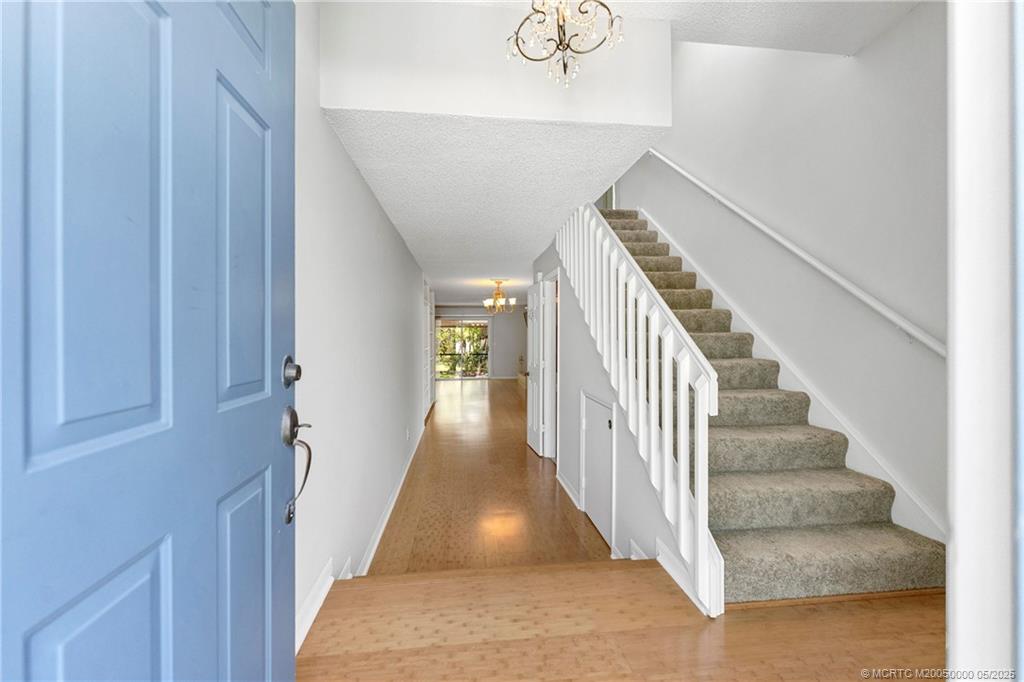 650 NE Wax Myrtle Way