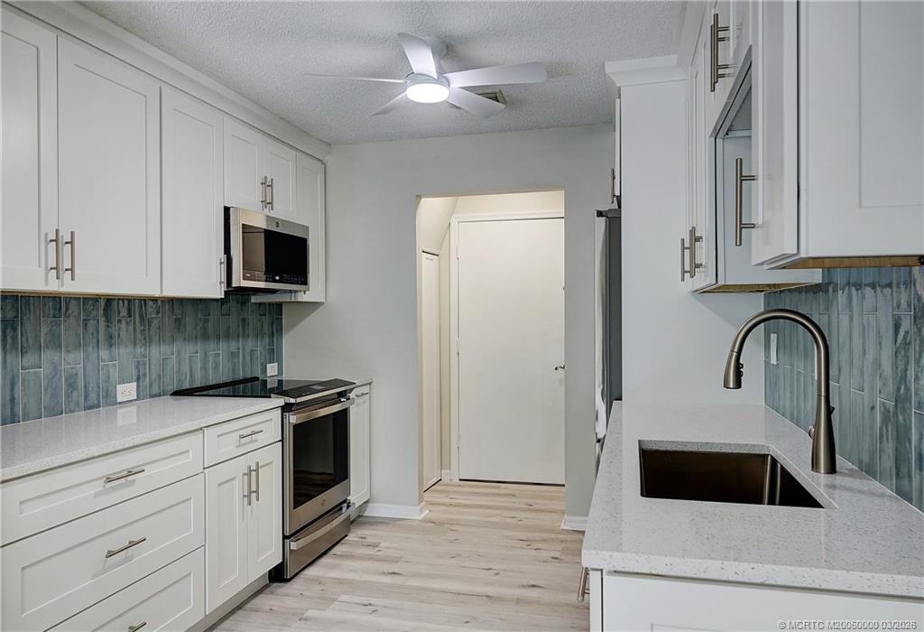 650 NE Wax Myrtle Way